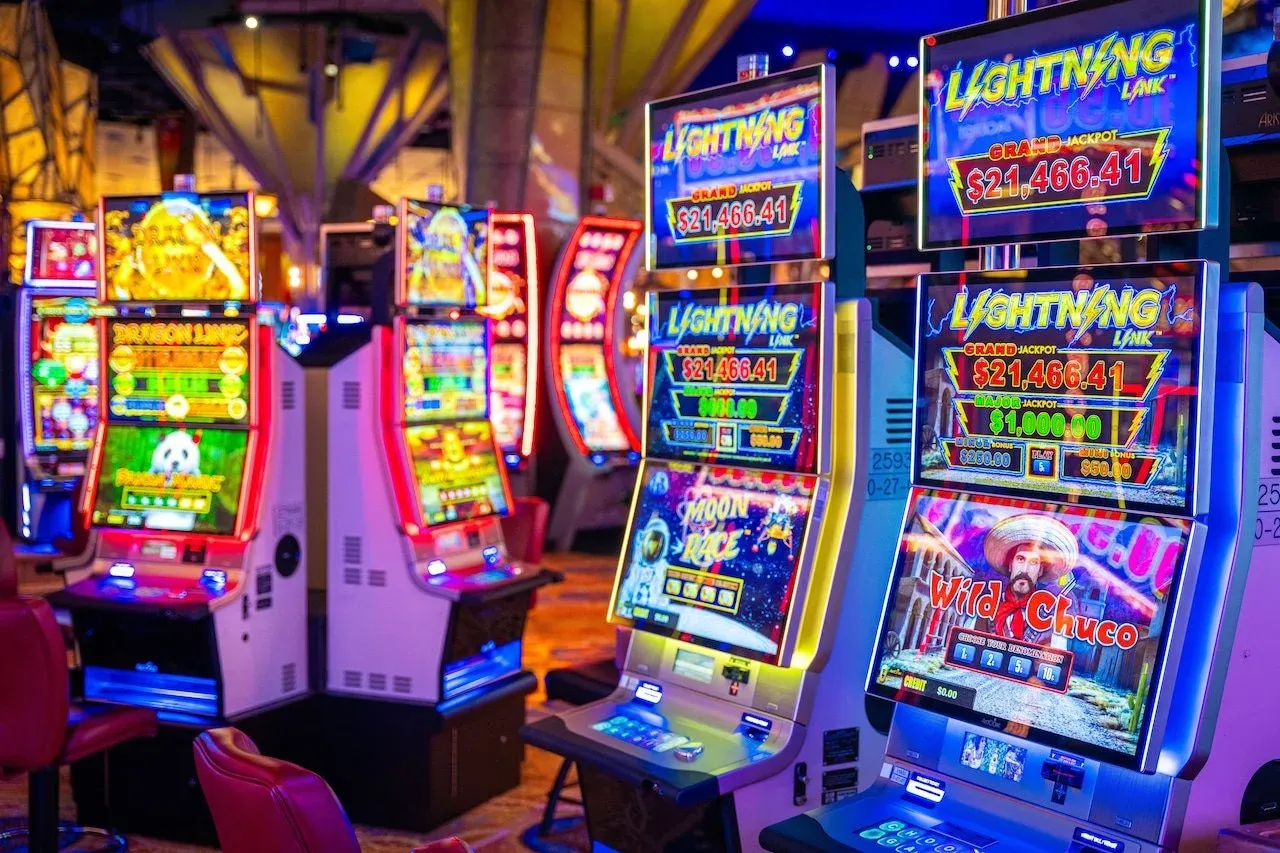 Live dealer table scene